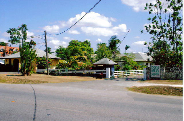 White Sands Villa & Christine's Shop