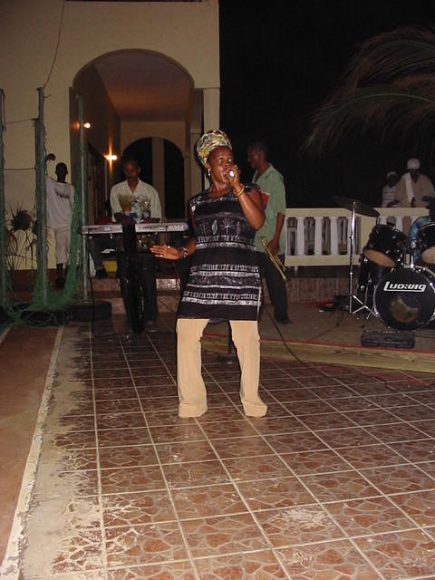 Adiba in full flow ..what a voice!!