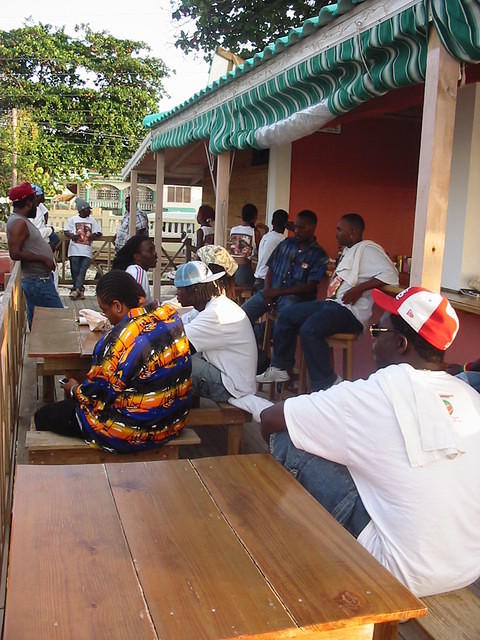 The place was packed with so many musicians & their crew's all afternnon