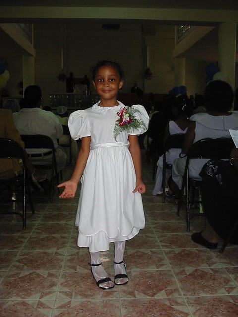 Zoe again looking soo pretty in her graduation dress!