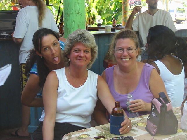 Lynn, Winnie & Selina obviously having a great time!