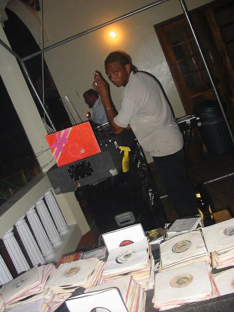 Junior's Super Soul Disco, just look at all those old 45s. BIG UP Junior & Shorty the music as always made the party!