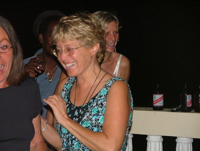 Sara boogies on down