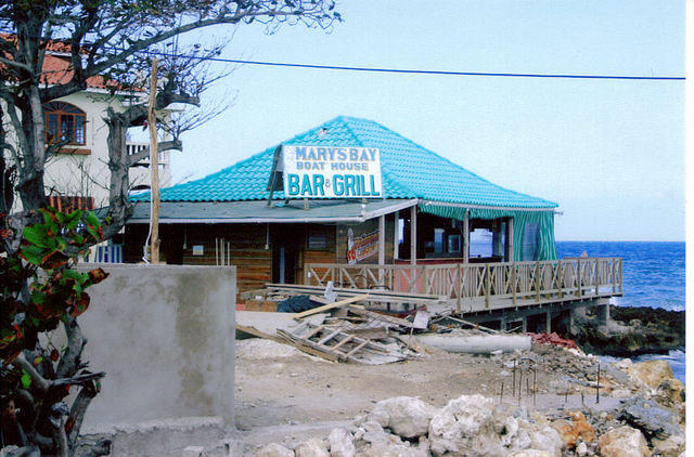 Mary's Bay Bar & Grill