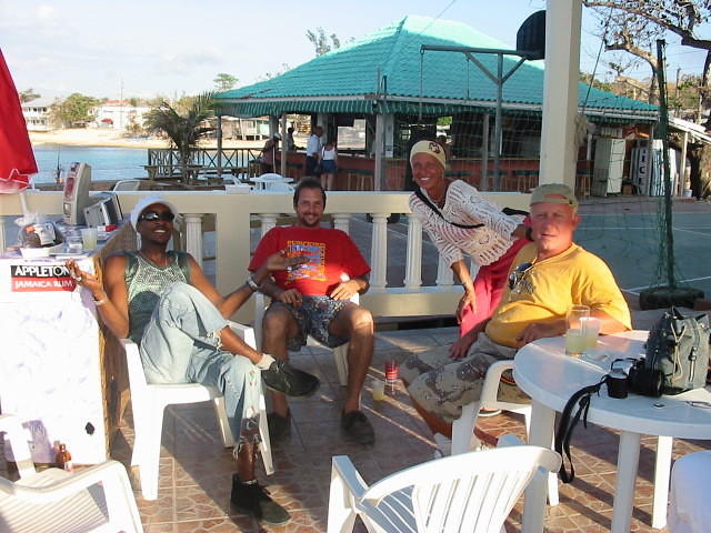 Half Moon Andrew, Marty, 22 Pac & Vanessa have their 'After Party' on the back terrace .. nobody seemed to want to leave tha