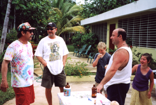 Getting aquainted with new friends/boardies staying at Yellow Bird